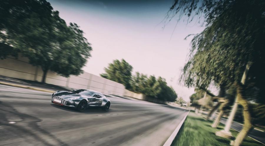  Aston Martin One-77 by Q 2011 года  (фото 2 из 44)
